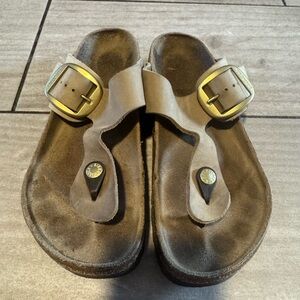 Birkenstock Gizeh Big Buckle Sandal Almond Nude Nubuck Leather 37